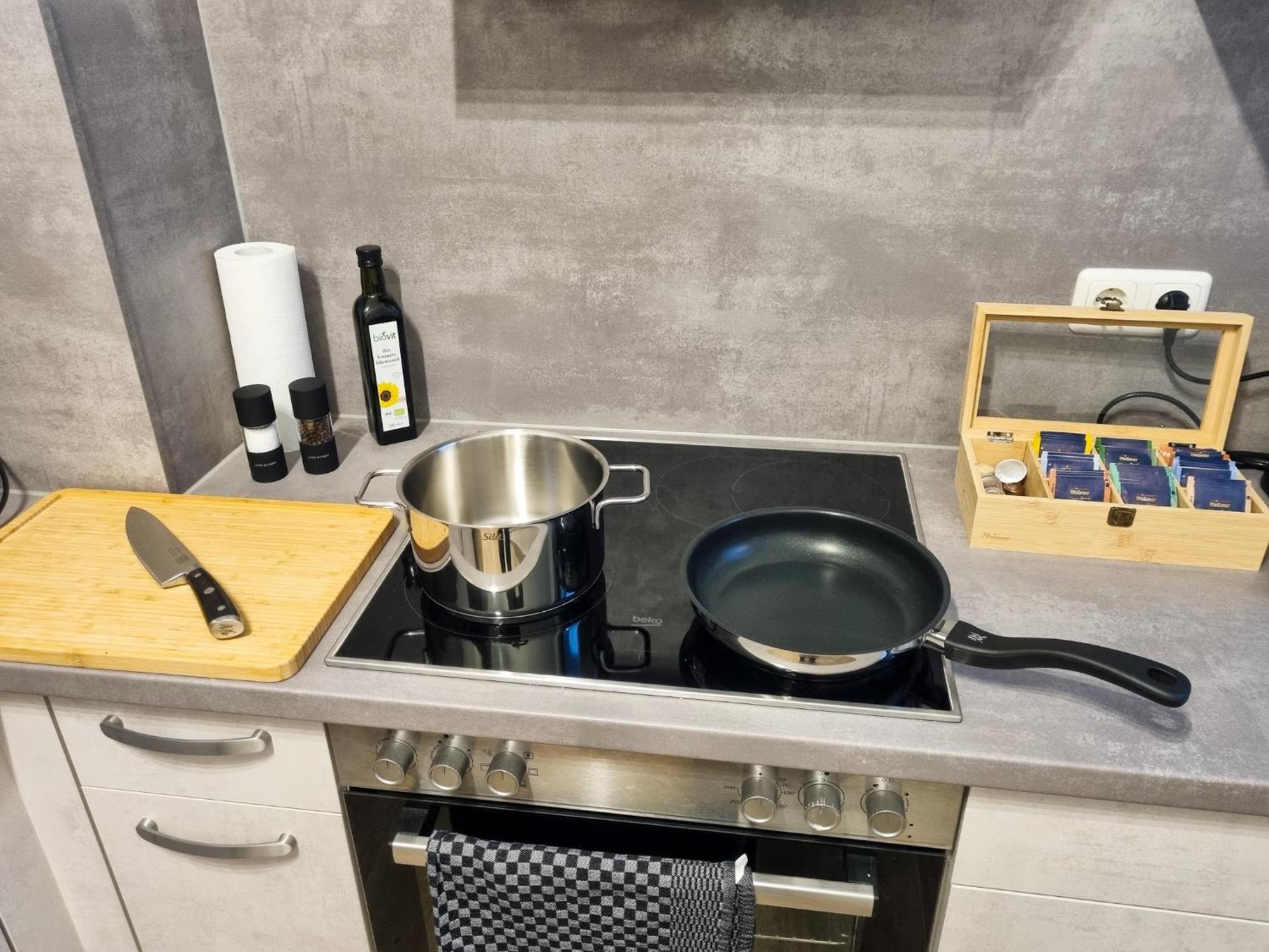 Maremar - Design Maisonette Altstadt - 4 Pers - 57Qm - Luxus Boxspringbett - Kueche - Arbeitsplatz - Privater Parkplatz Greiz Buitenkant foto