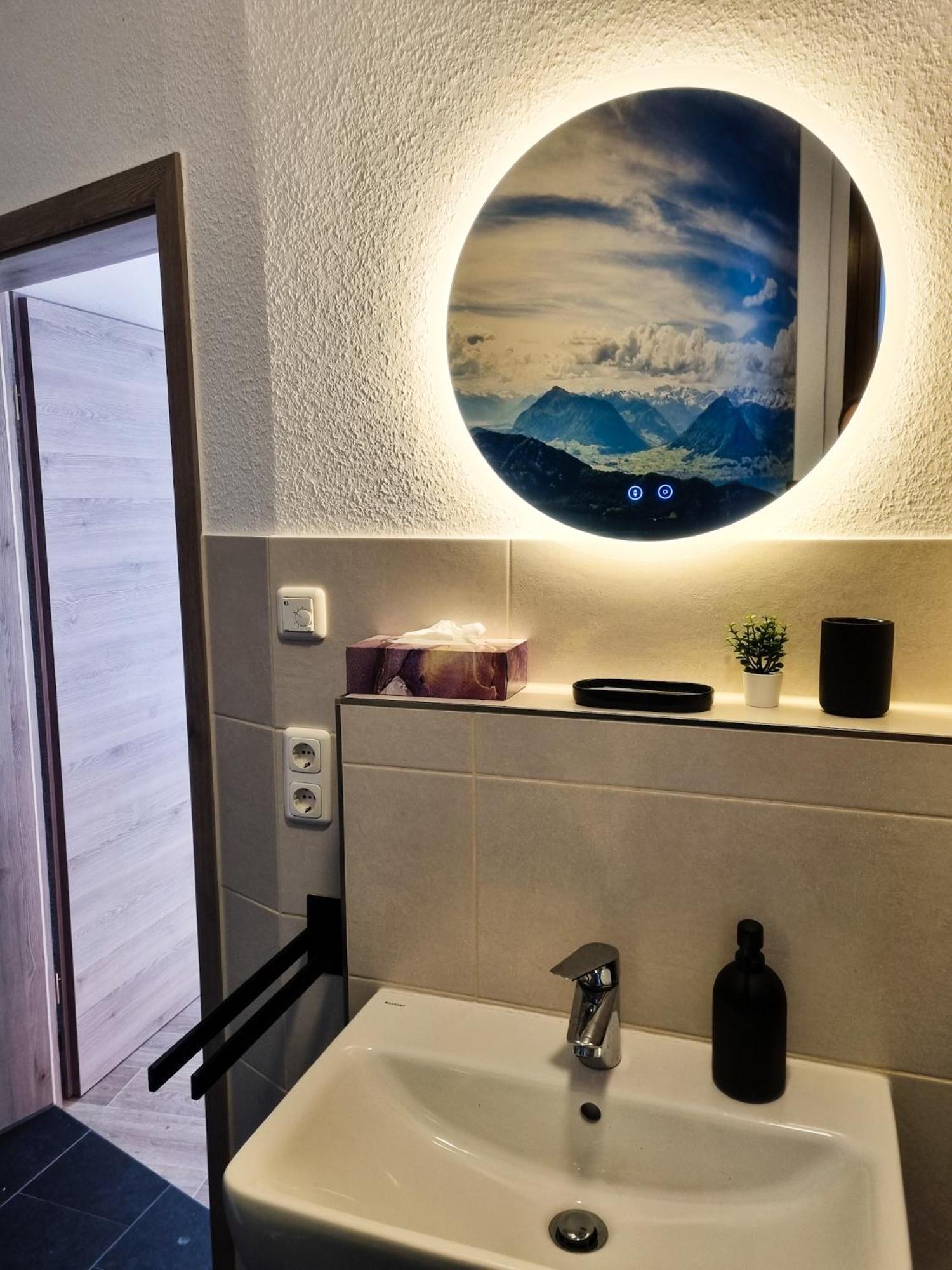 Maremar - Design Maisonette Altstadt - 4 Pers - 57Qm - Luxus Boxspringbett - Kueche - Arbeitsplatz - Privater Parkplatz Greiz Buitenkant foto