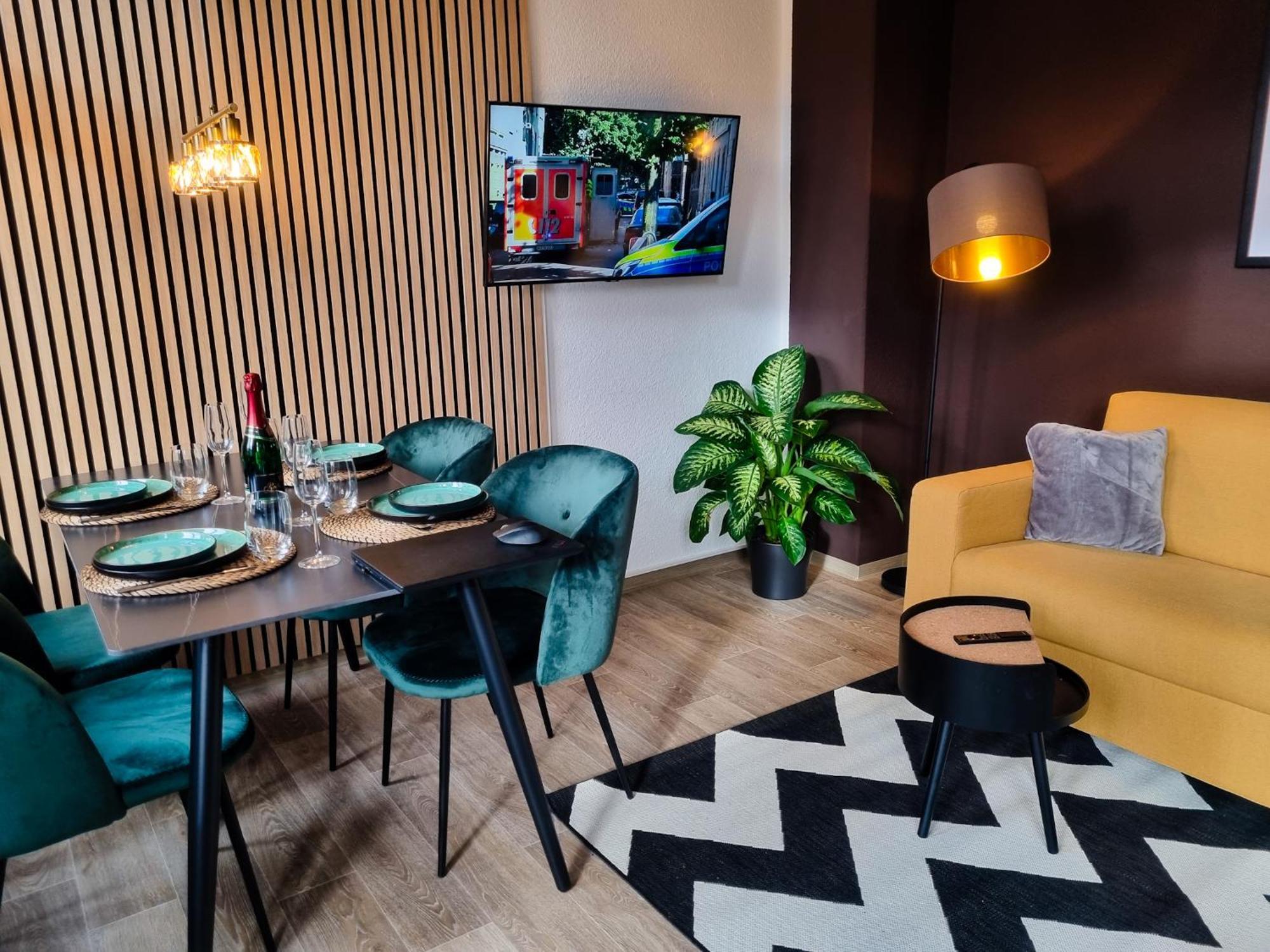 Maremar - Design Maisonette Altstadt - 4 Pers - 57Qm - Luxus Boxspringbett - Kueche - Arbeitsplatz - Privater Parkplatz Greiz Buitenkant foto