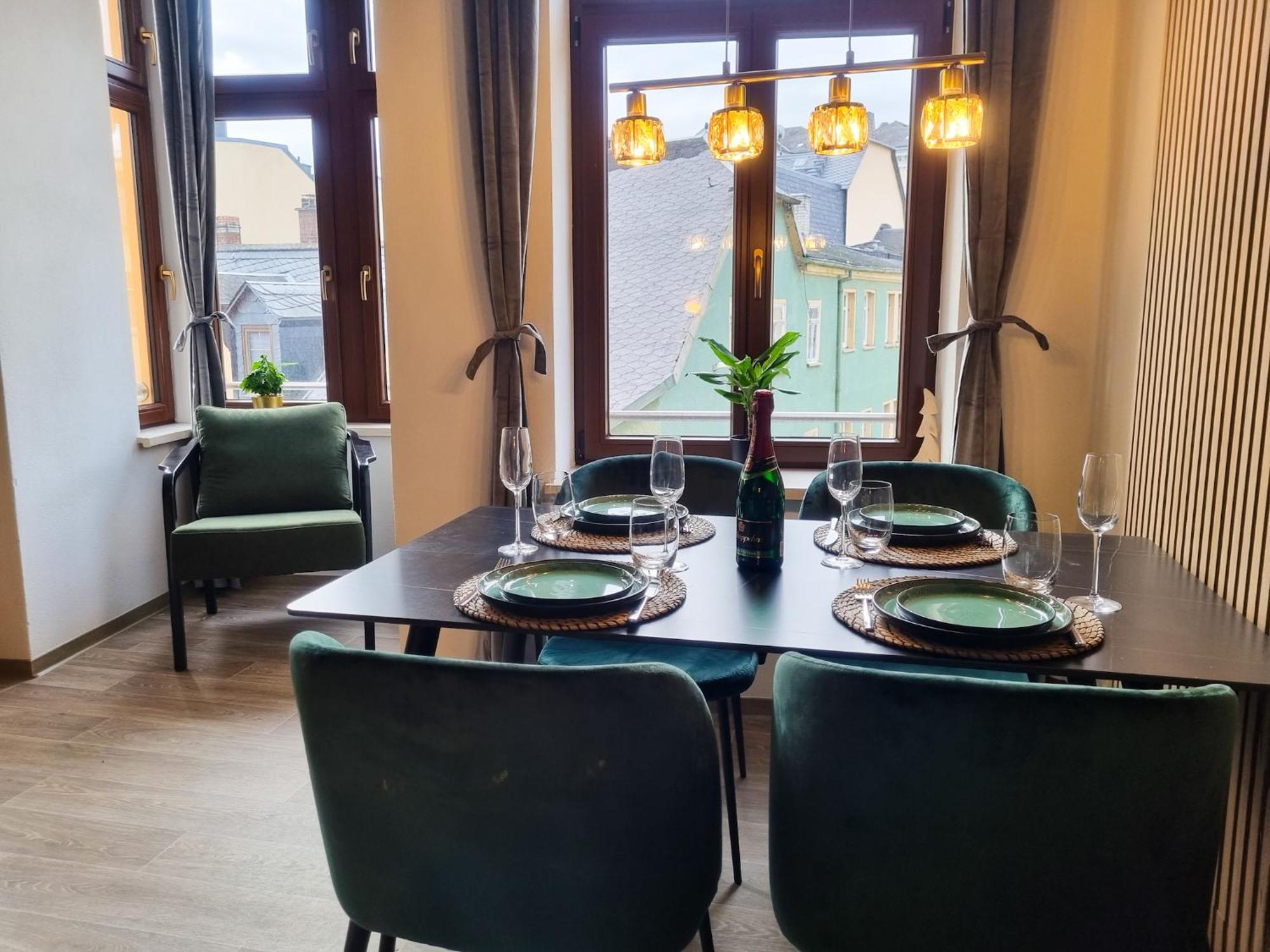 Maremar - Design Maisonette Altstadt - 4 Pers - 57Qm - Luxus Boxspringbett - Kueche - Arbeitsplatz - Privater Parkplatz Greiz Buitenkant foto